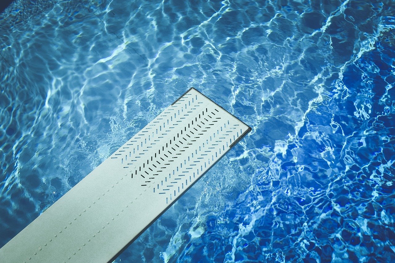 Hollandia-Pools-Swimming-pool-diving-board